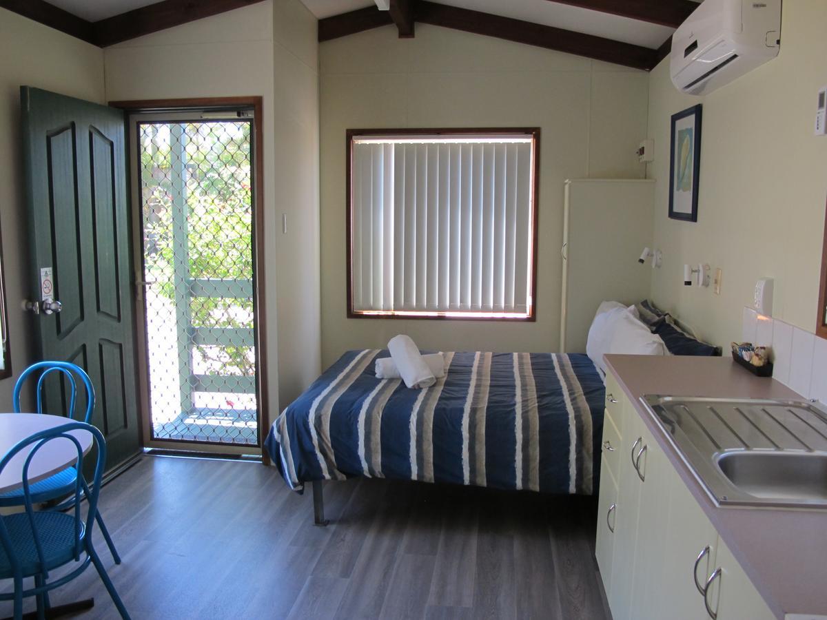 Melaleuca Caravan Park Порт-Маккуори Экстерьер фото